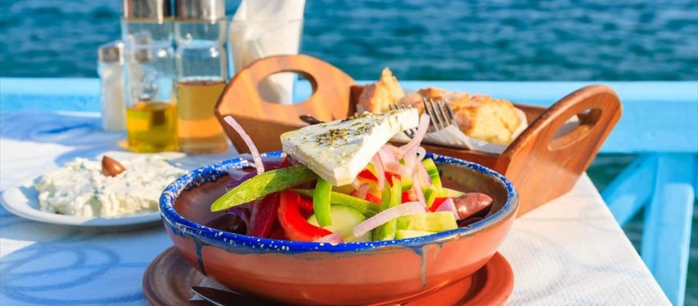 Ιδιοκτήτης ταβέρνας στο Βόλο άνοιξε και σέρβιρε κανονικά μεζέδες - Πόσο πλήρωσε «τη νύφη»;